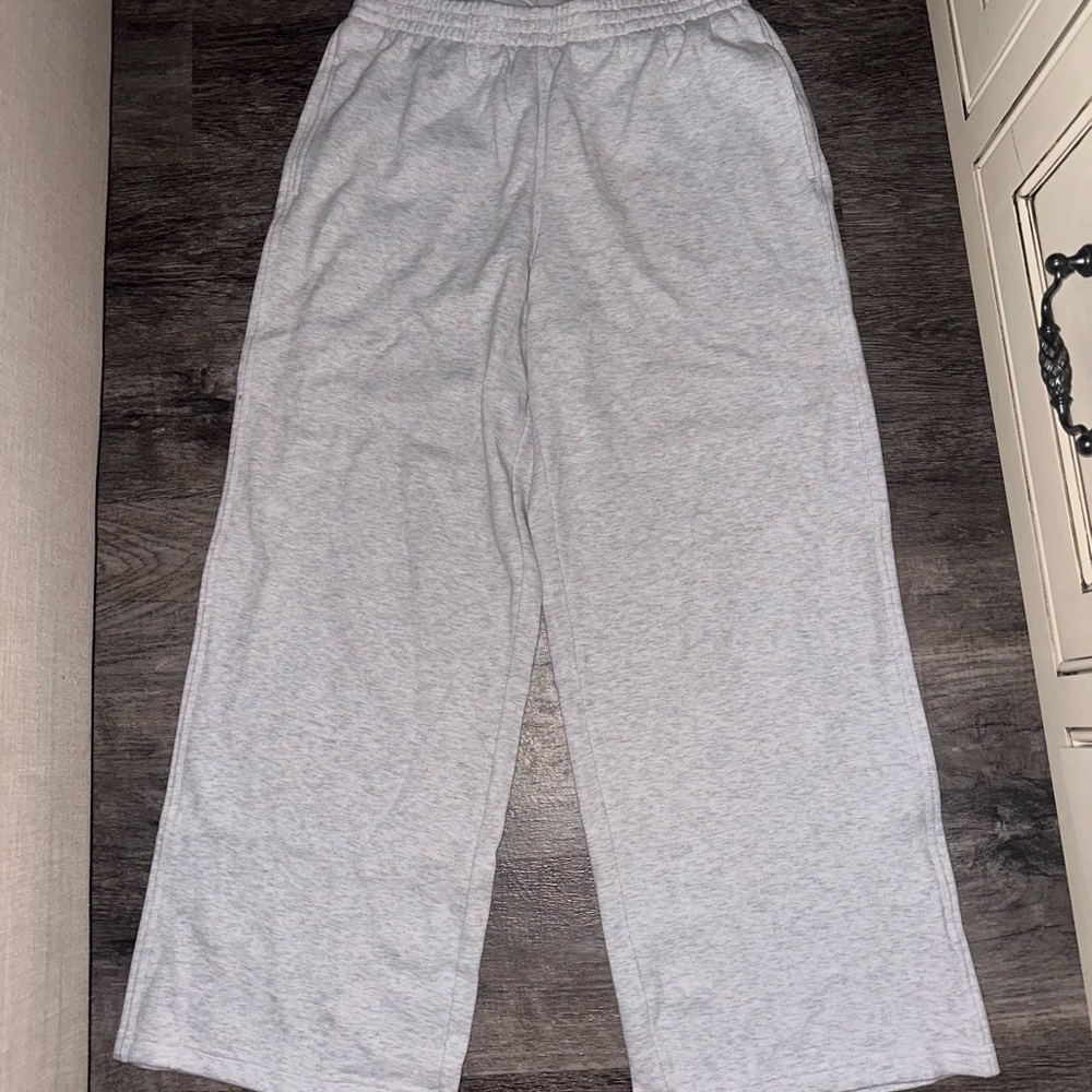 SKIMS  Light Gray sweat pants
